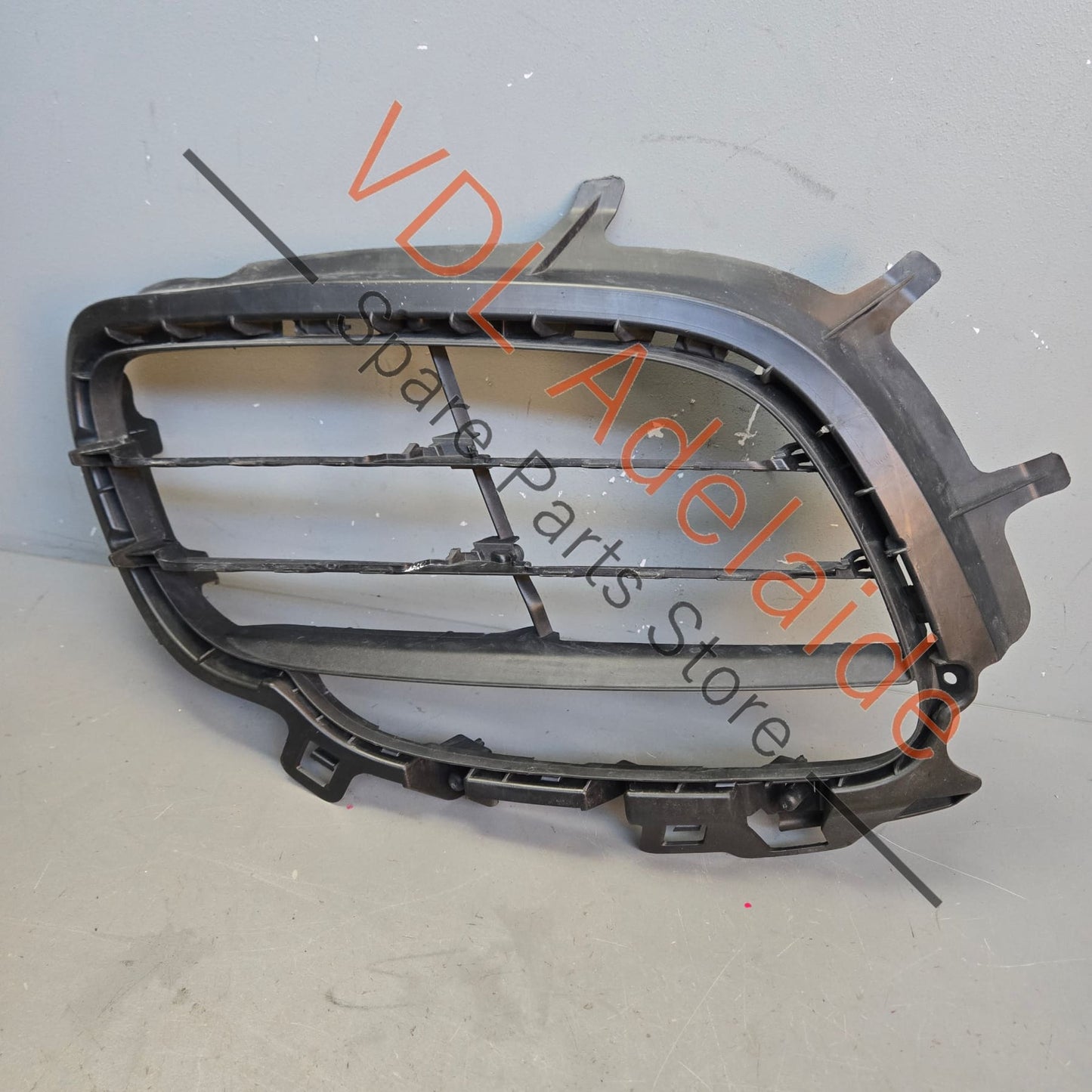98150556400 Porsche Boxster Cayman Front Right Bumper Grille Vent 98150556400
