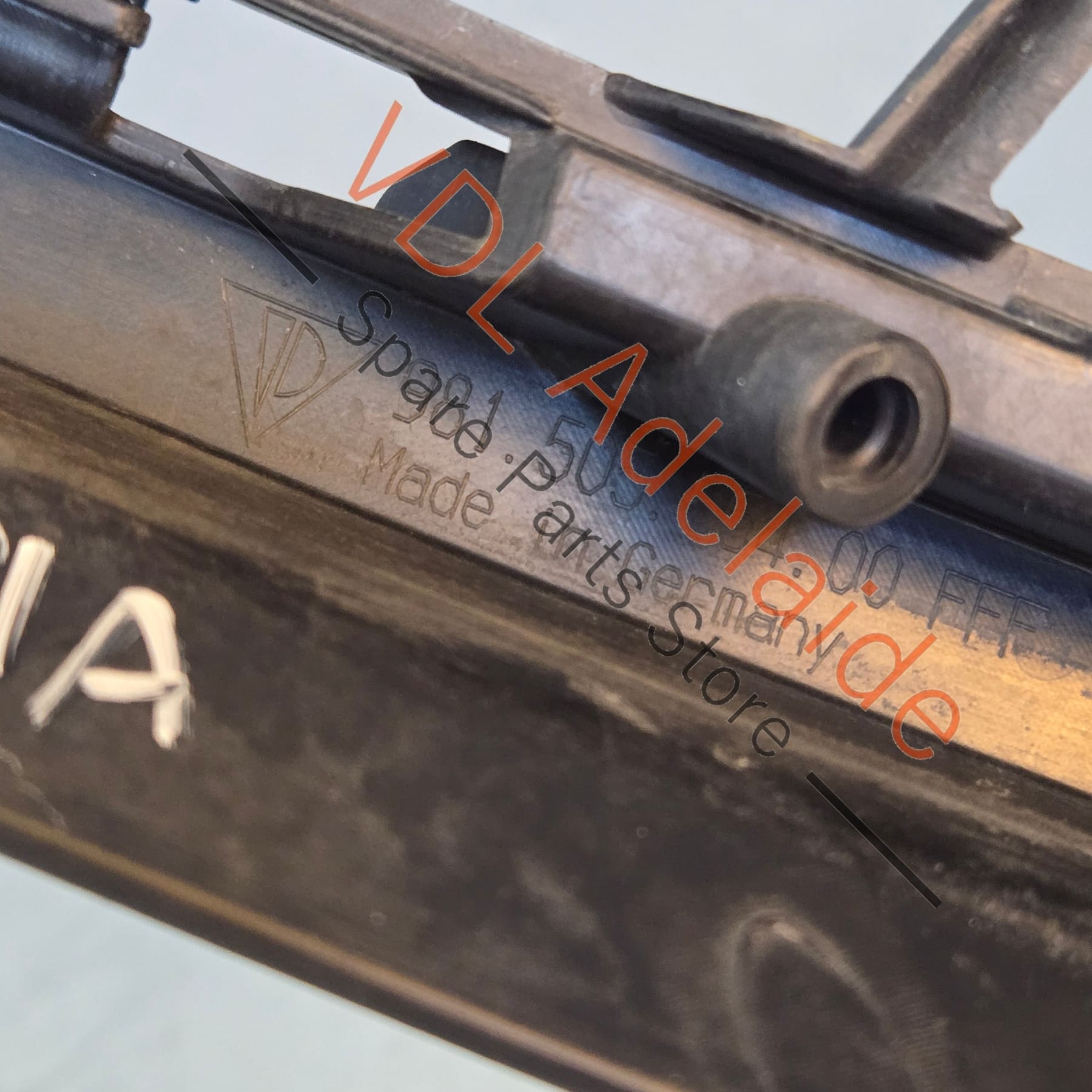 98150556400    Porsche Boxster Cayman Front Right Bumper Grille Vent 98150556400