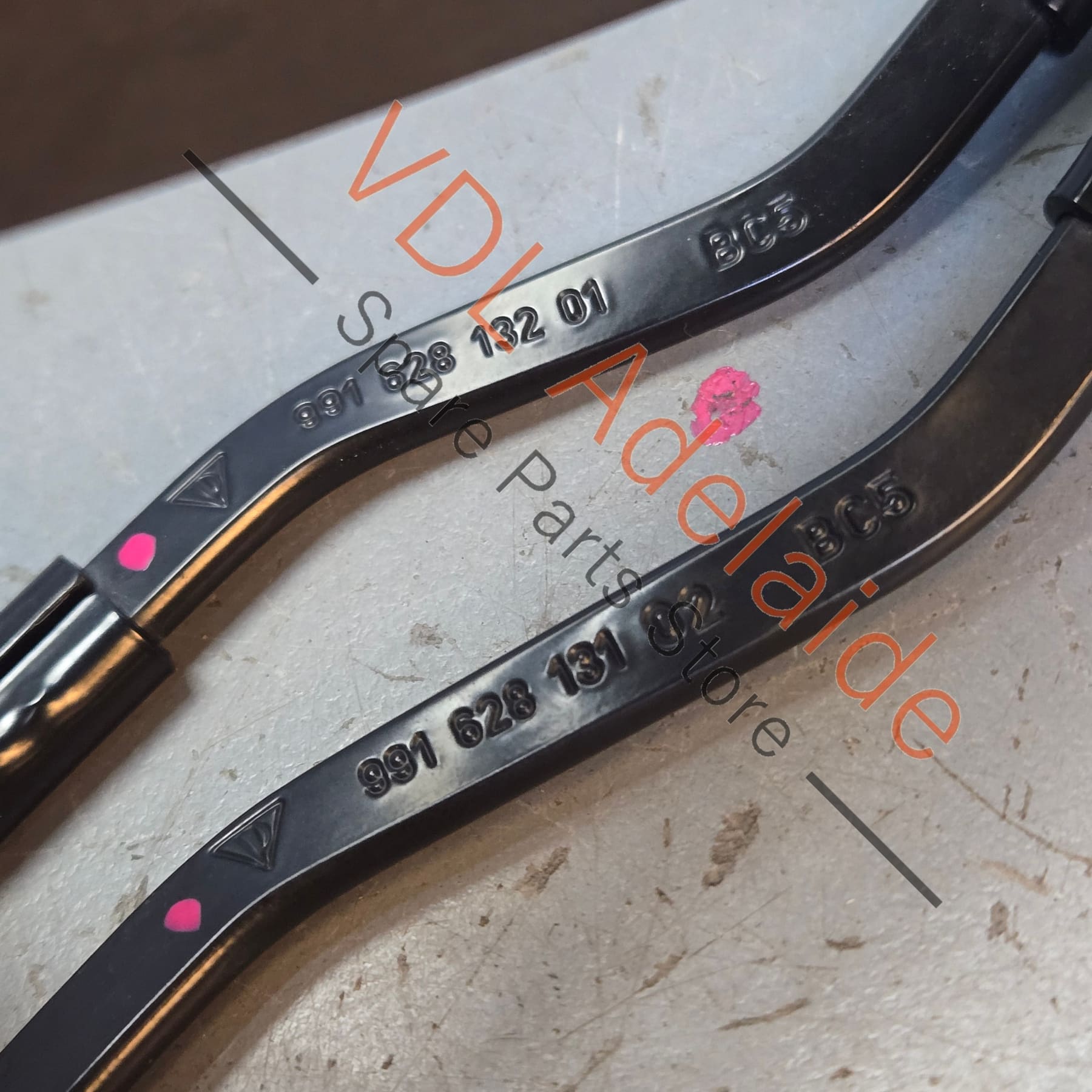 99162813201 99162813102   Porsche 911 Cayman Boxster Windscreen Wiper Arm set for RHD Models