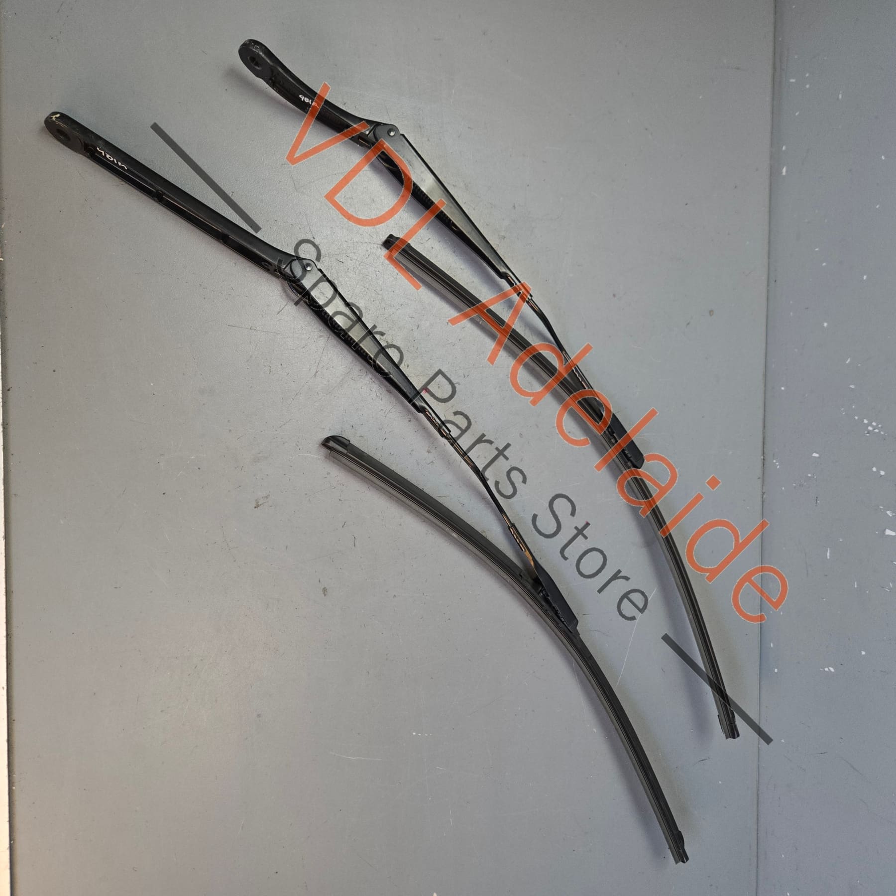 99162813201 99162813102   Porsche 911 Cayman Boxster Windscreen Wiper Arm set for RHD Models