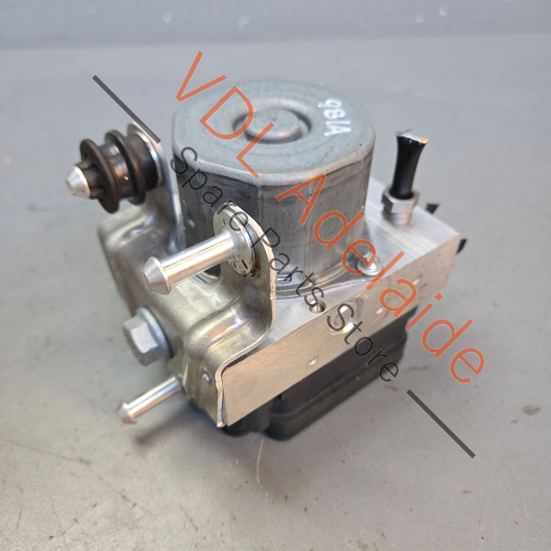 98135595503 98135595500   Porsche Boxster Cayman 981 ABS Brake Pump Module 98135595500 98135595503