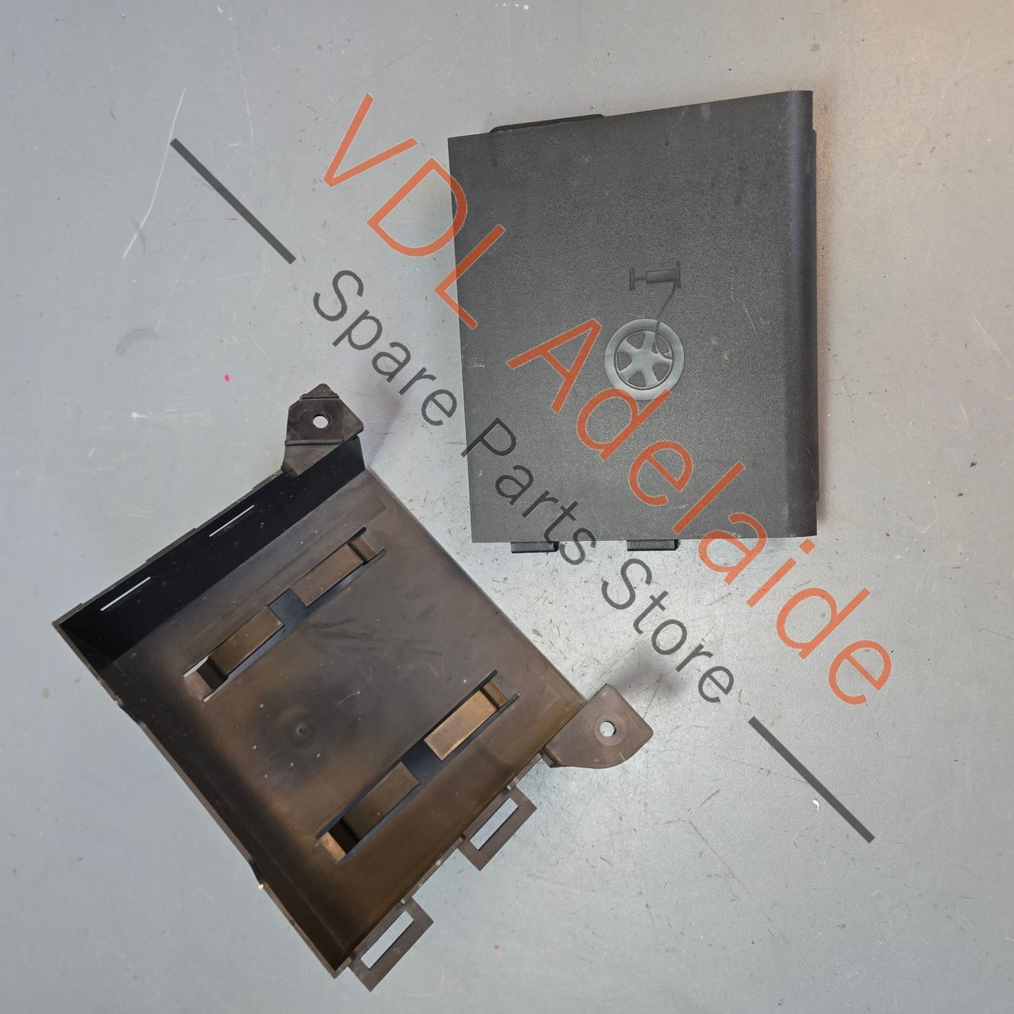 99155576501 99155557502   Porsche 911 Boxster Cayman Tyre Pump Storage Box Bracket 99155576501 99155557502