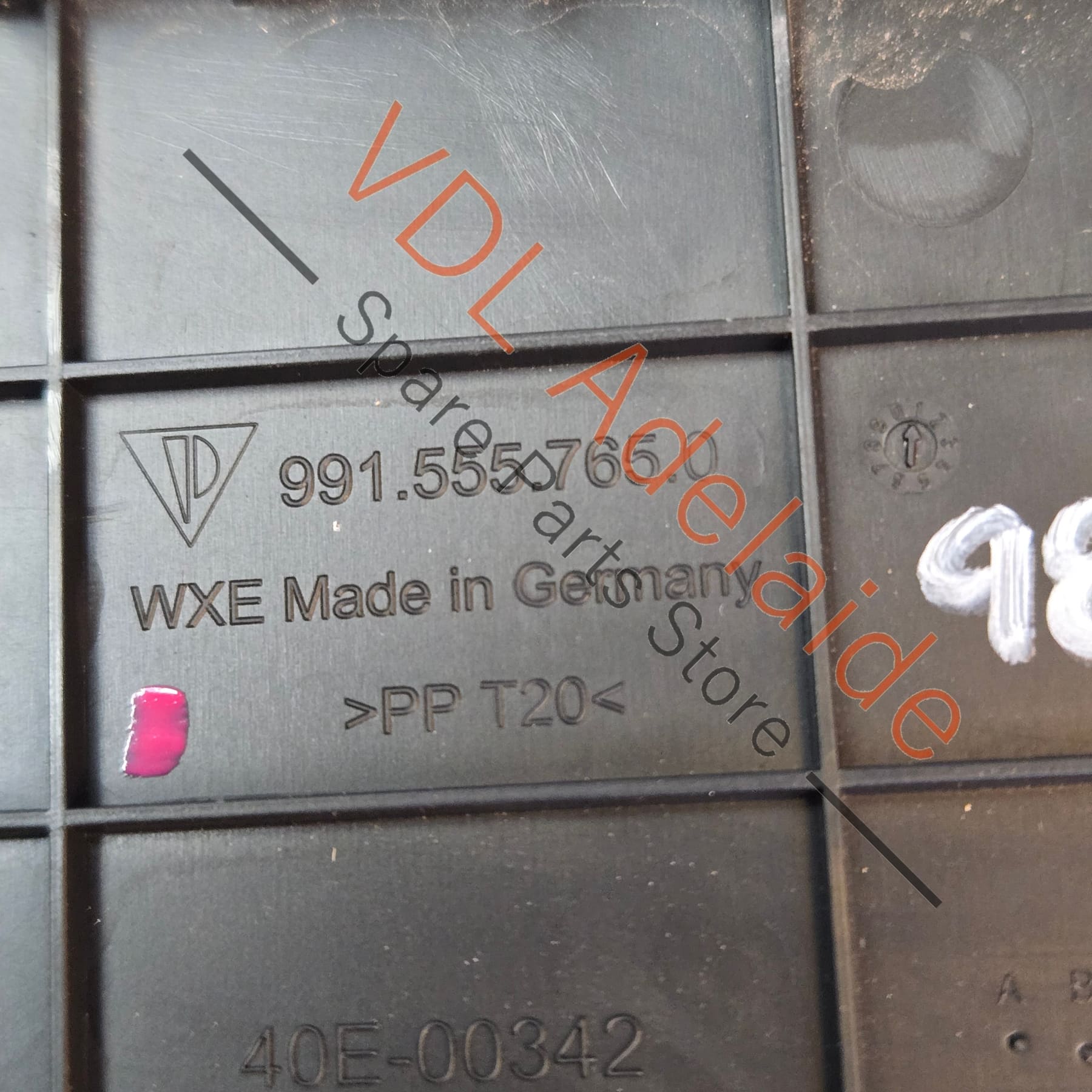 99155576501 99155557502   Porsche 911 Boxster Cayman Tyre Pump Storage Box Bracket 99155576501 99155557502