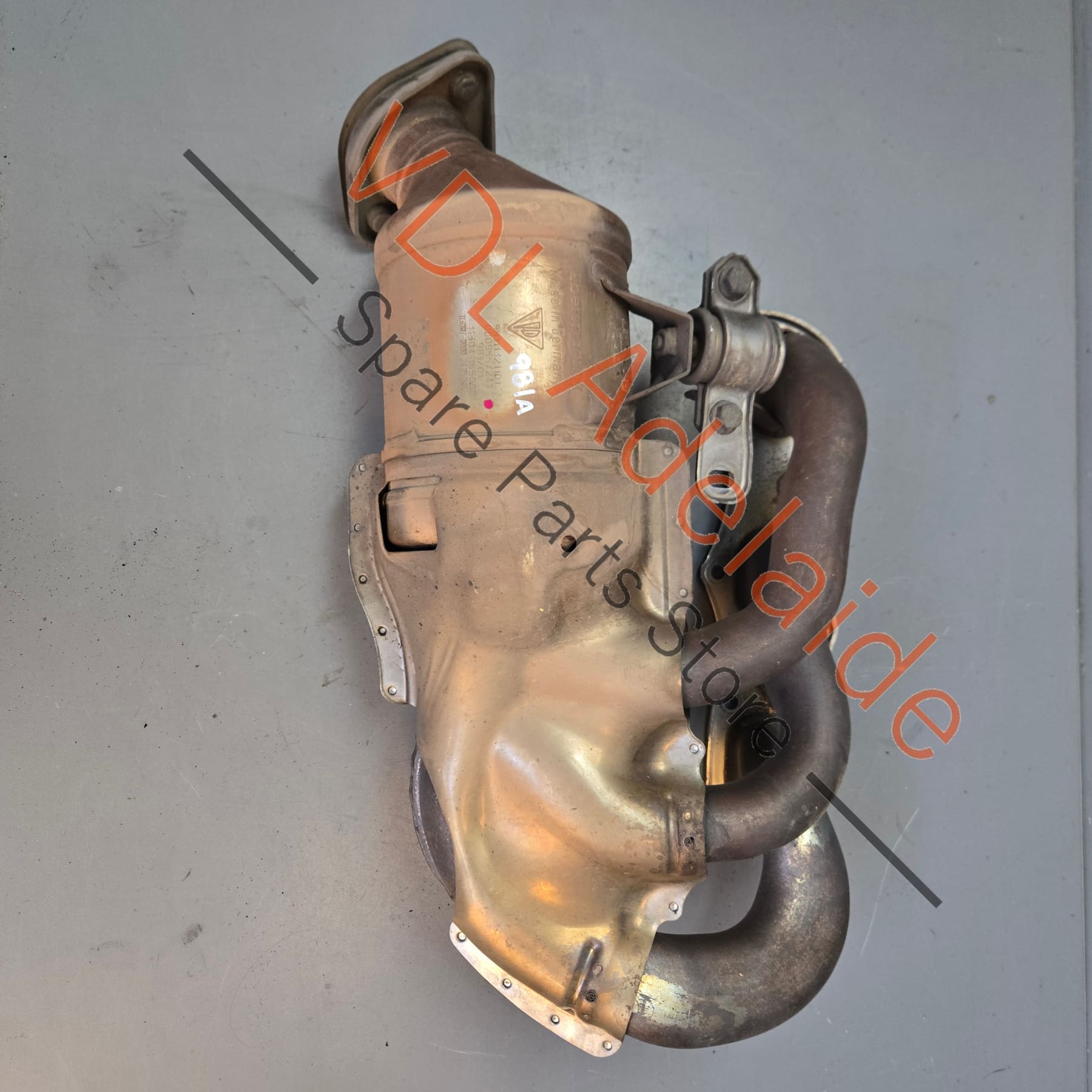 98111321105 981113211EX   Porsche Boxster Cayman 2.7L Left Exhaust Manifold w Catalytic Converter 98111321105 981113211EX