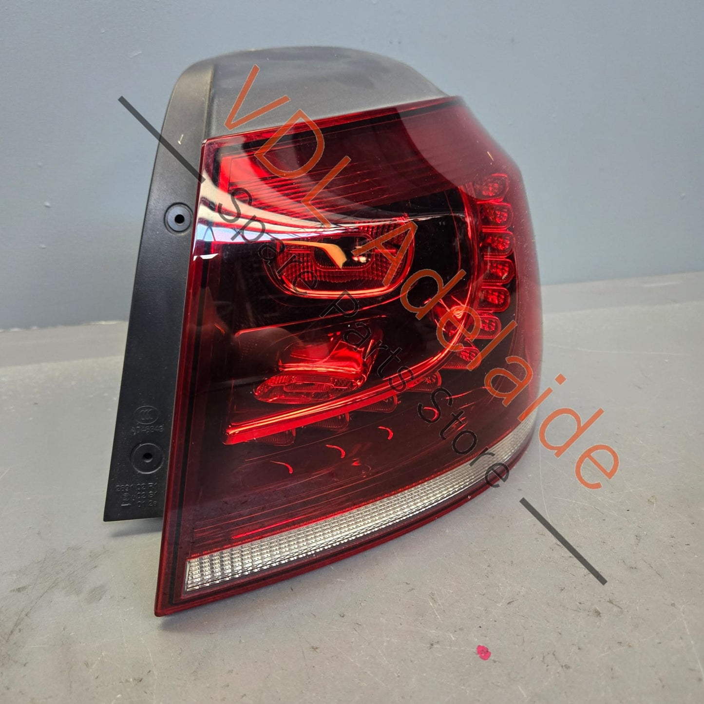 5K0945096Q VW Golf R LED Tail Light Right Outer Genuine OEM 5K0945096Q