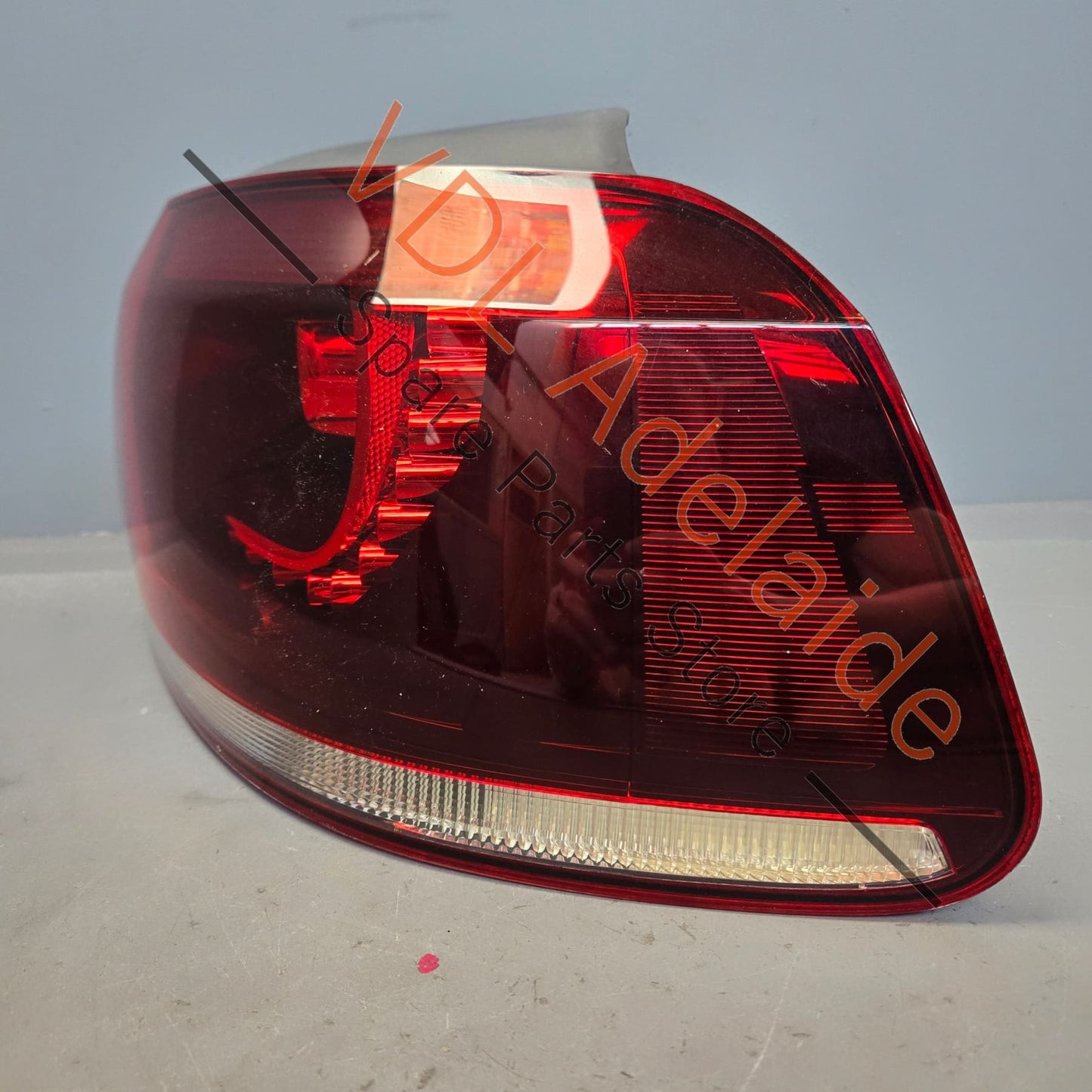 5K0945096Q VW Golf R LED Tail Light Right Outer Genuine OEM 5K0945096Q