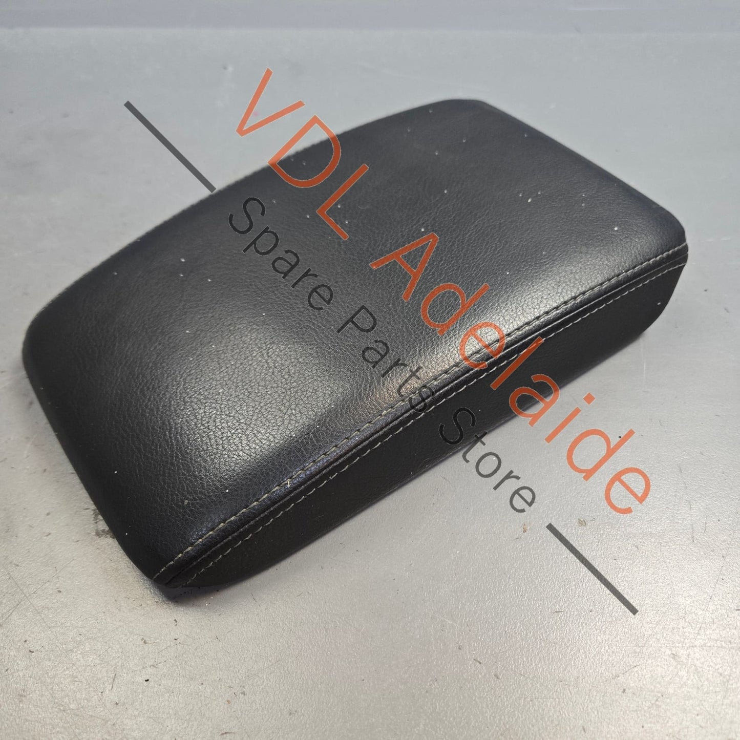 1K0864207FWYE VW Golf R Mk6 Middle Arm Rest Black Leather Art Grey Stitching