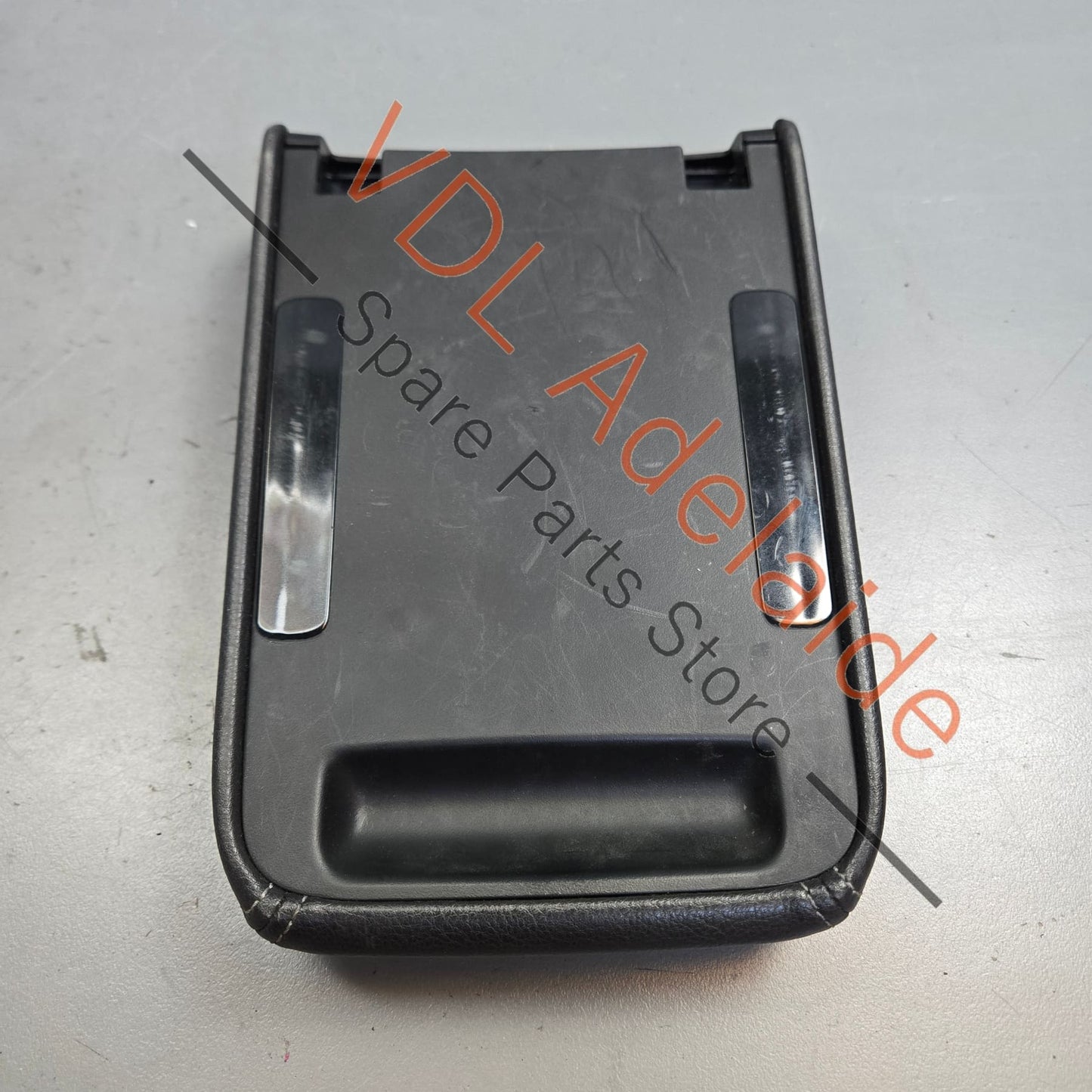 1K0864207FWYE VW Golf R Mk6 Middle Arm Rest Black Leather Art Grey Stitching