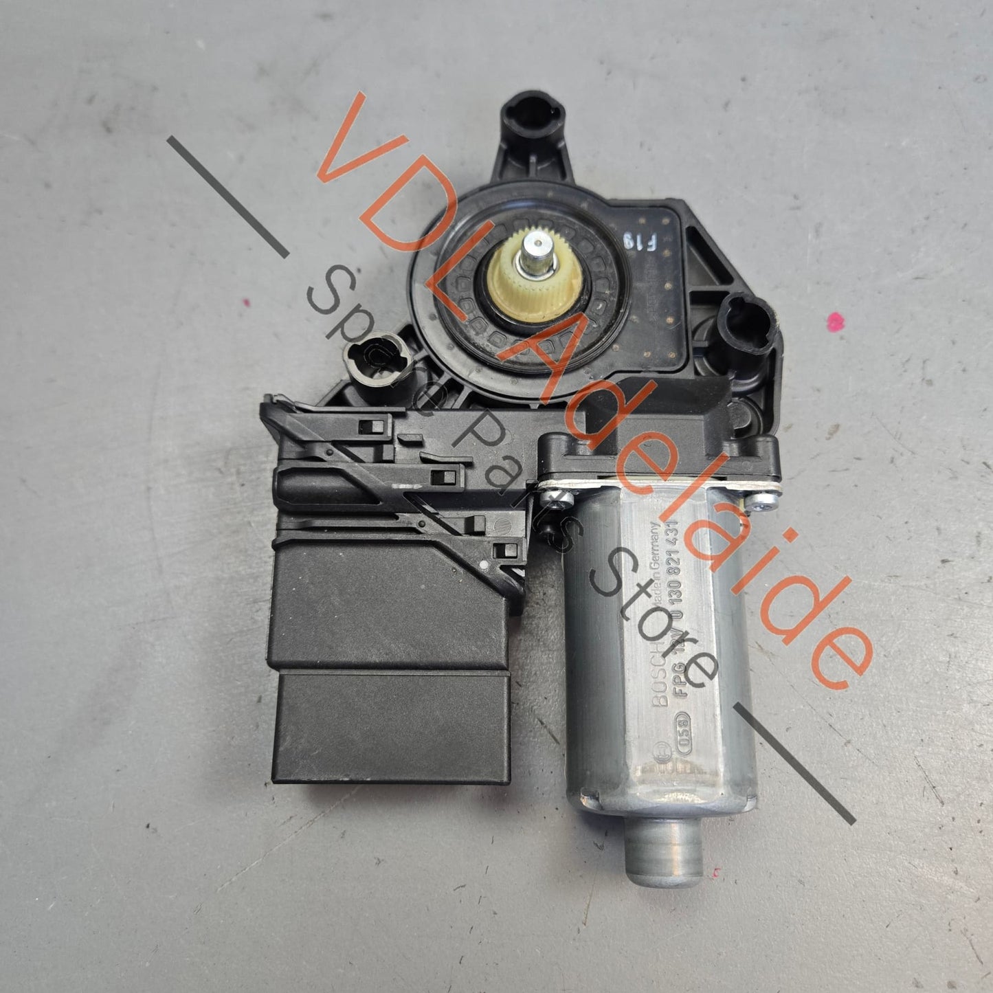 5K0959704D VW Volkswagen Jetta Golf MK6 Rear Right Window Regulator Motor 5K0959704D