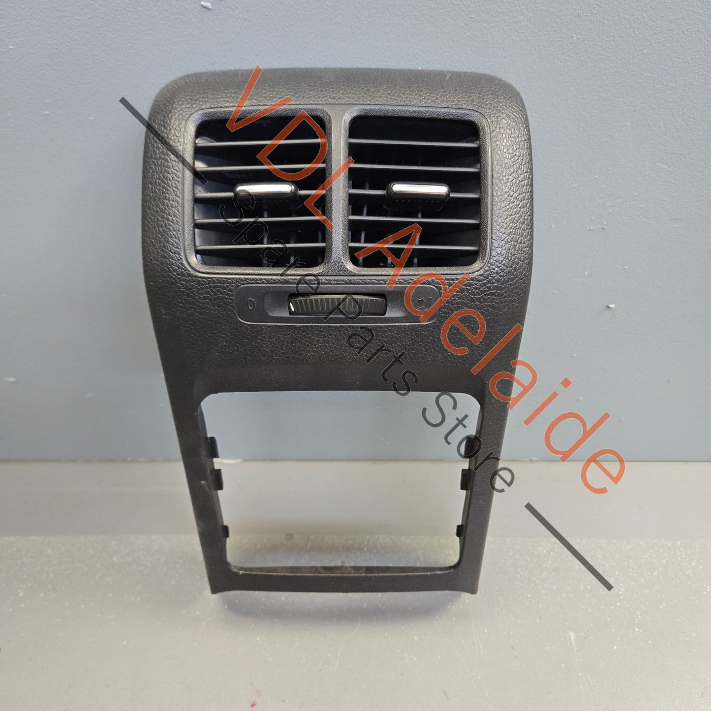 1K0819203A VW Golf MK6 Rear AC Aircon Vent & Console Frame Trim 1K0819203A
