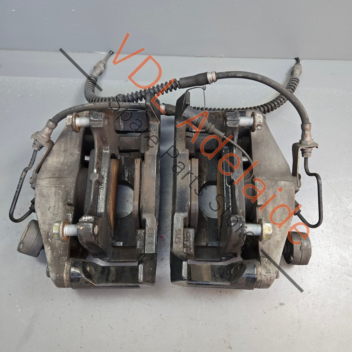 8P0615123A 8P0615124A Audi S3 Front Brake Caliper Set suit 345 x 30mm Rotor 8P0615123A 8P0615124A