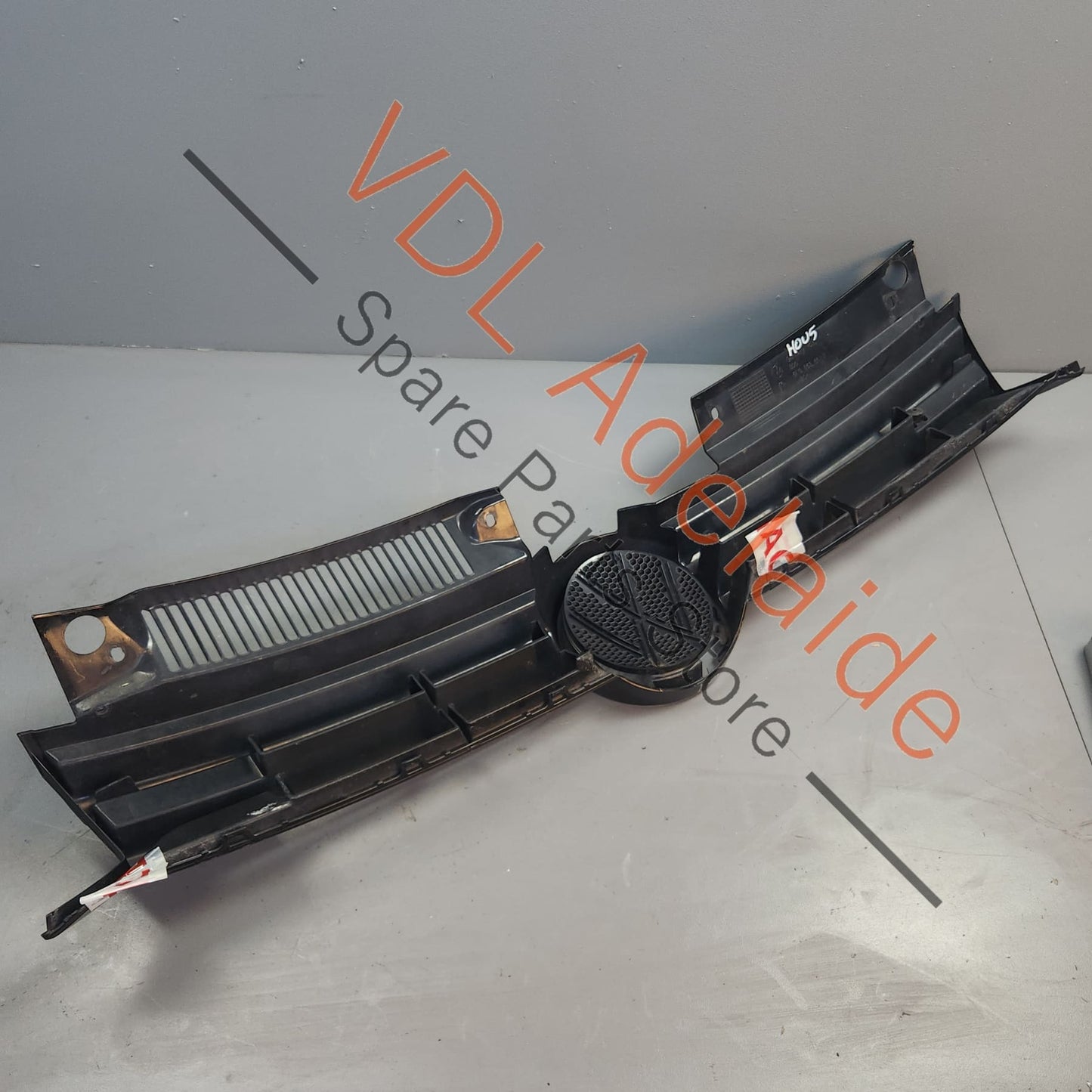 5K0853651BF041 5K0853651BF VW Golf R MK6 Front Grille Gloss Black **Damaged Stock** 5K0853651BF