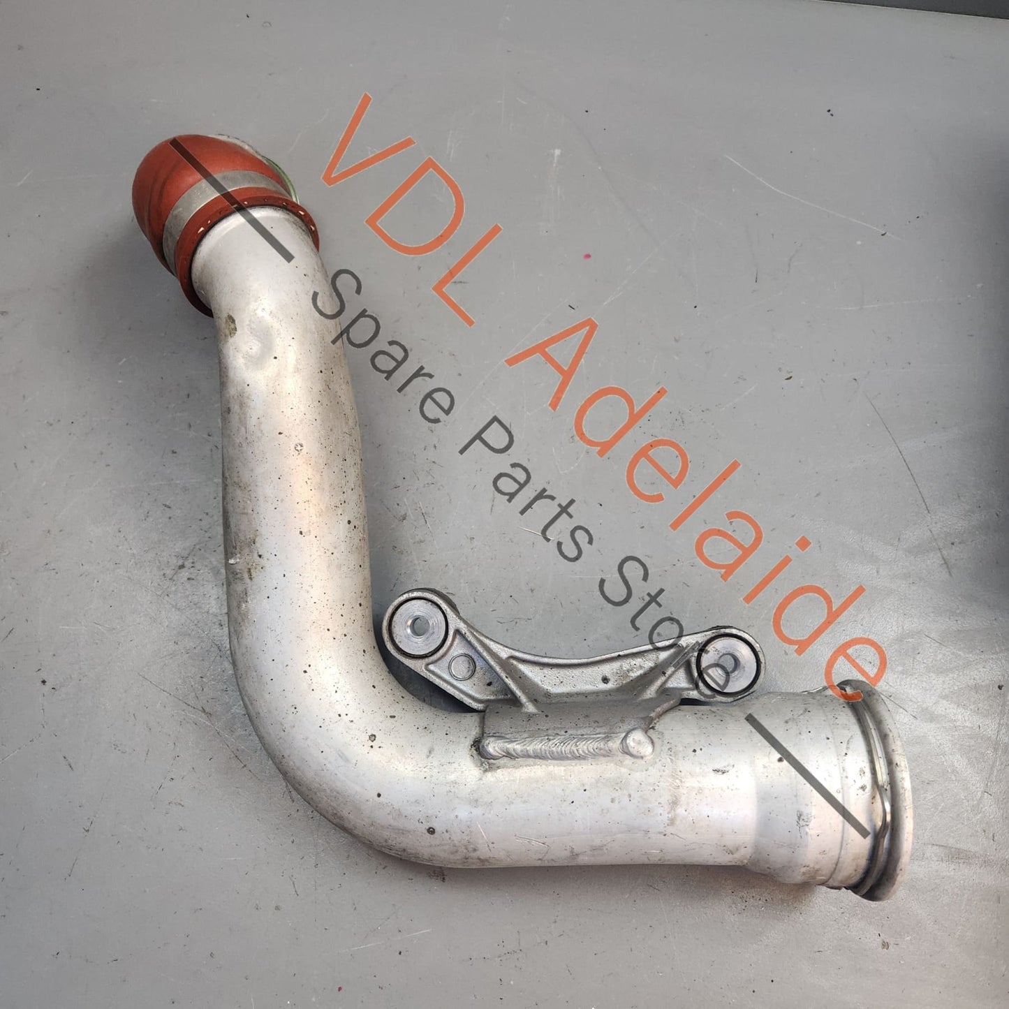 1K0145762BM Audi S3 8P Golf R MK6 Right Side Turbo to Intercooler Charge Air Pipe Aluminium 1K0145762BM