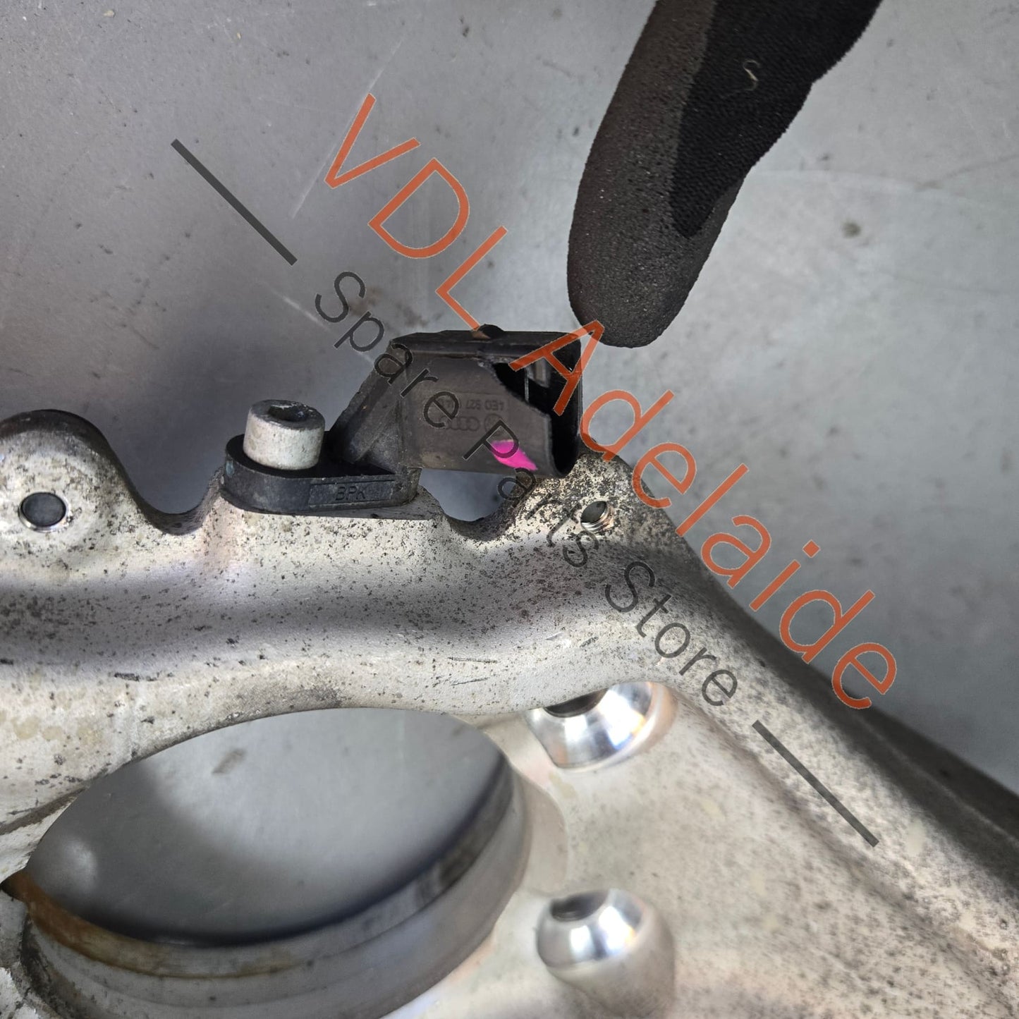 4E0407254Q Audi A8 D3 4E Front Right Wheel Bearing Housing Hub Knuckle 4E0407254Q 92mm