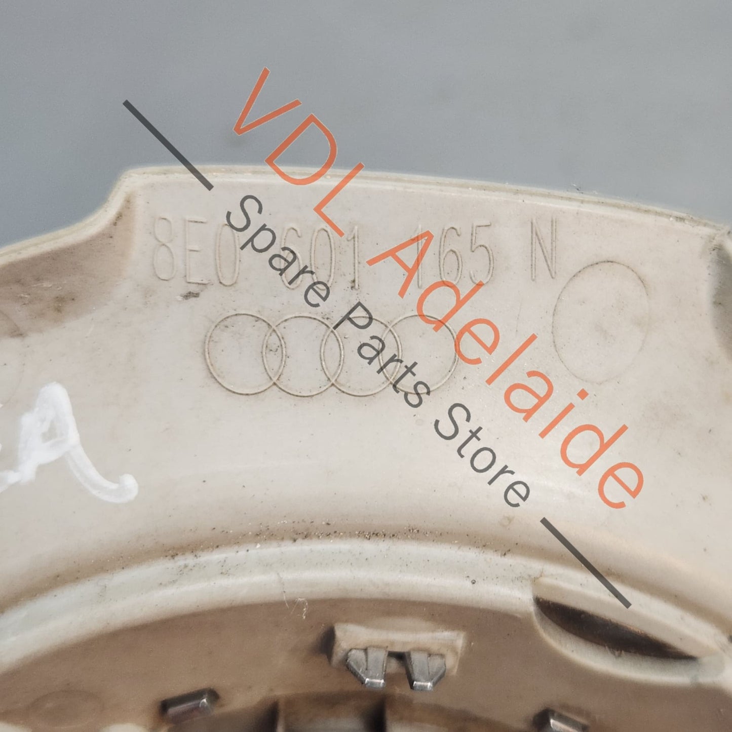 8E0601165NSRA 8E0601165N Audi A8 S8 Wheel Centre Hub Cap 8E0601165N SRA