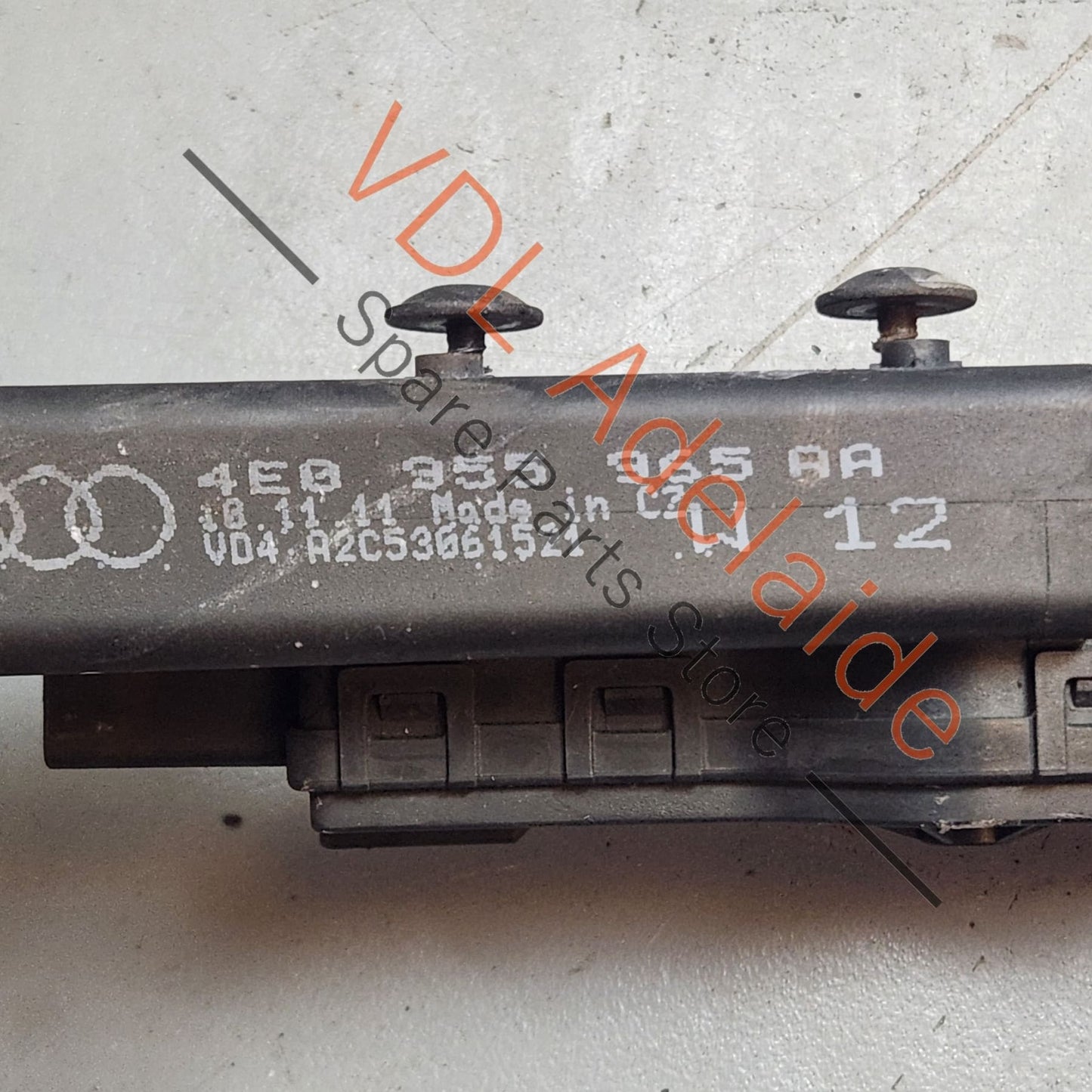 4E0955965AA Audi A8 S8 D3 Headlight Washer Nozzle Jet Lift Cylinder 4E0955965AA