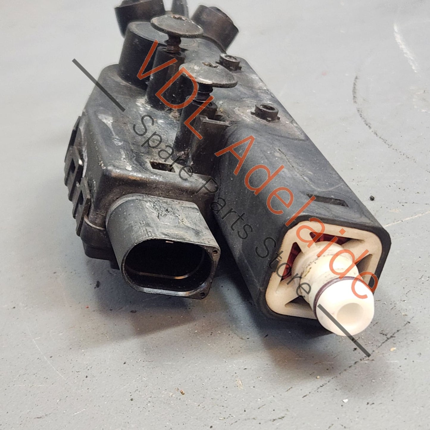 4E0955965AA Audi A8 S8 D3 Headlight Washer Nozzle Jet Lift Cylinder 4E0955965AA