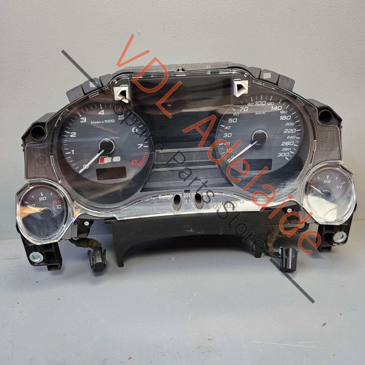 4E0920931N Audi S8 V10 D3 Instrument Cluster Dash Screen 300kmh 4E0920931N