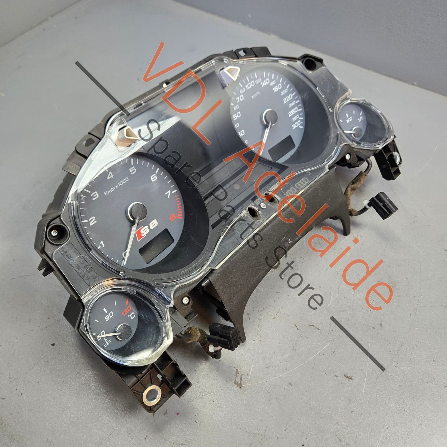 4E0920931N Audi S8 V10 D3 Instrument Cluster Dash Screen 300kmh 4E0920931N