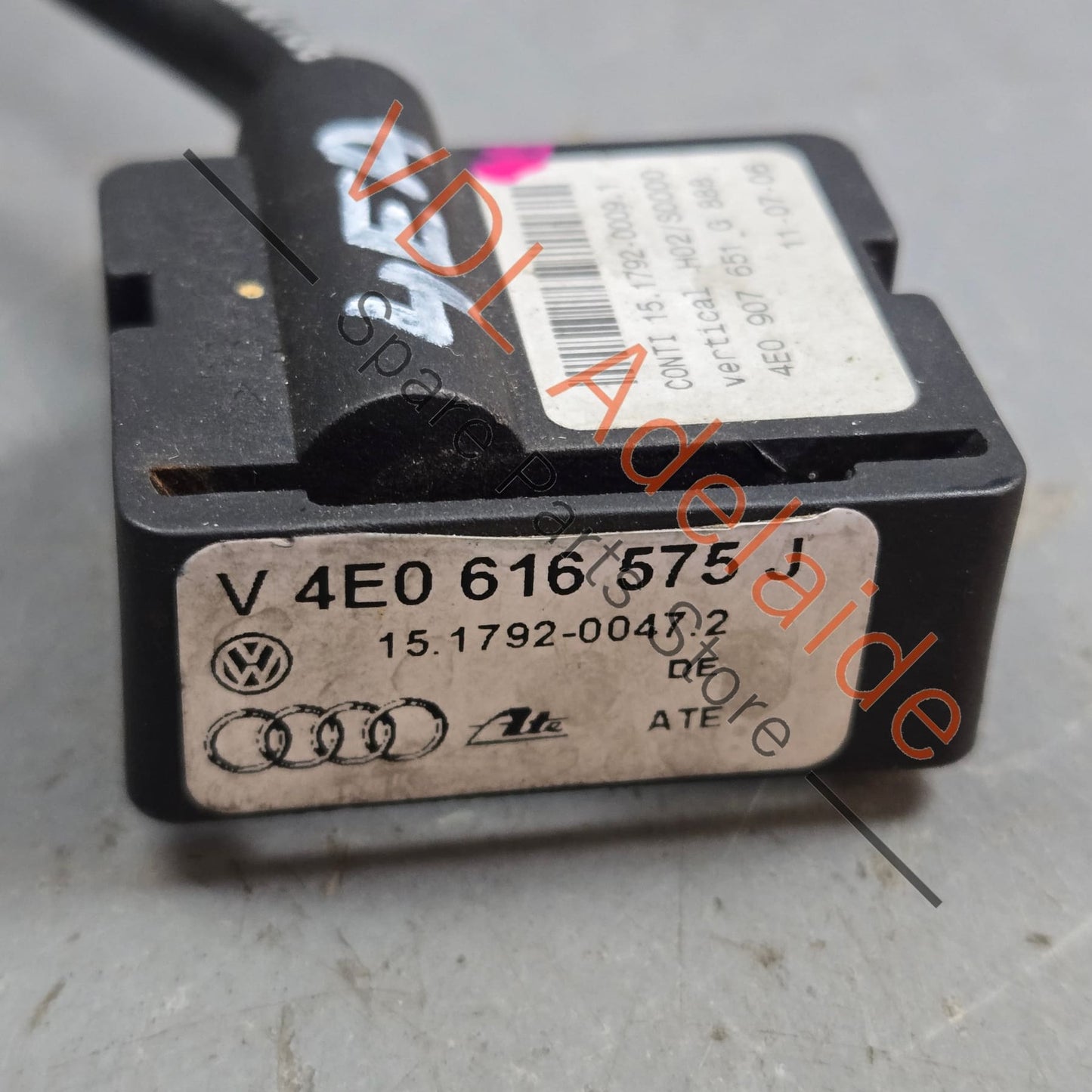 4E0616575K 4E0616575J Audi A8 Acceleration Sensor Front Left 4E0616575K 4E0616575J
