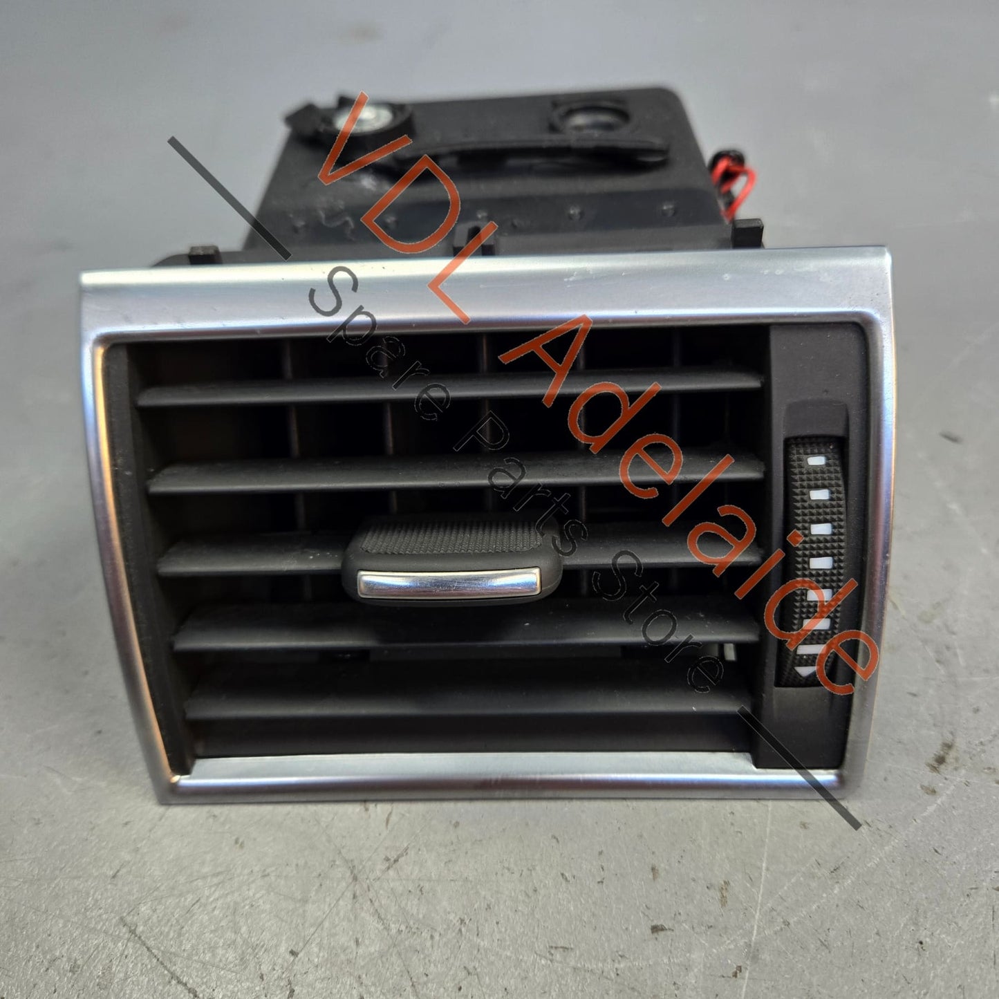4E0820952J3Q7 4E0820952J 4E0820952 Audi A8 D3 4E Right Centre Dashboard Air Vent 4E0820952J 3Q7