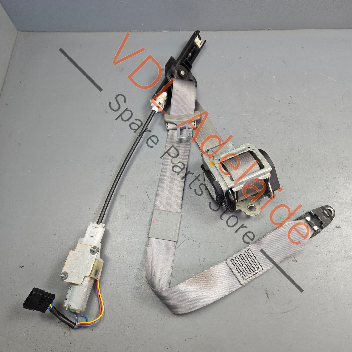 4E2857705 4E2857705KPF Audi A8 S8 Front Left Seat Belt Seatbelt 4E2857705 KPF Colour Platinum