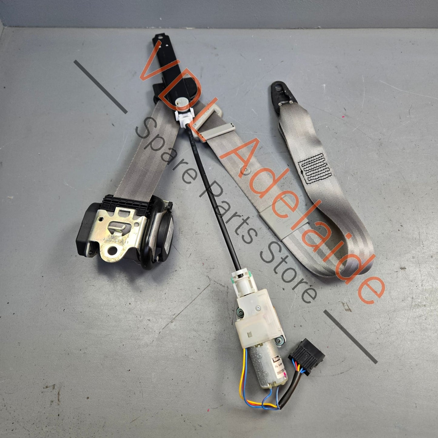 4E2857705 4E2857705KPF Audi A8 S8 Front Left Seat Belt Seatbelt 4E2857705 KPF Colour Platinum
