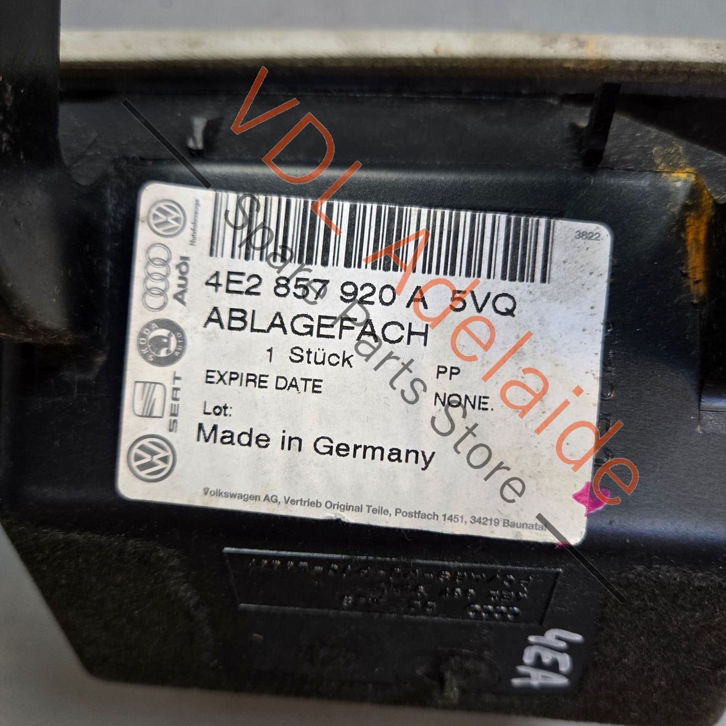 4E2857920A 4E2857920A5VQ Audi A8 S8 Drivers Side Glove Compartment Box Lid 4E2857920A 5VQ