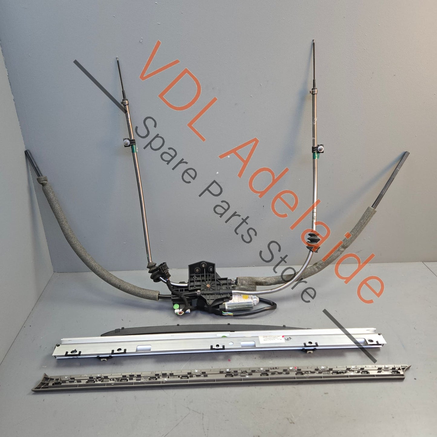 4E0861334G 4E0861978B Audi A8 Rear Right Electric Sun Blind Shade with drive motor assy 4E0861334G 4E0861978B