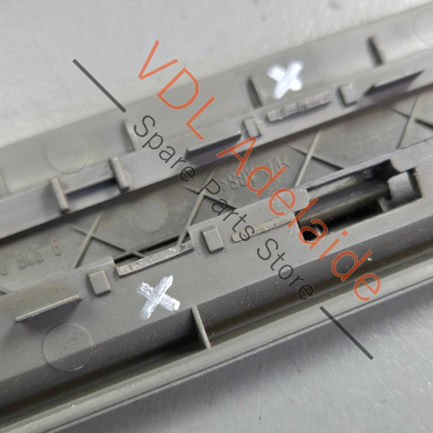4E0861333G 4E0861977B Audi A8 Rear Left Electric Sun Blind Shade with drive motor assy 4E0861333G 4E0861977B