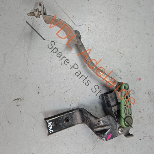 5Q0412521C    VW Golf MK7 7.5 Front Left Suspension Level Sensor With Poles 5Q0412521C