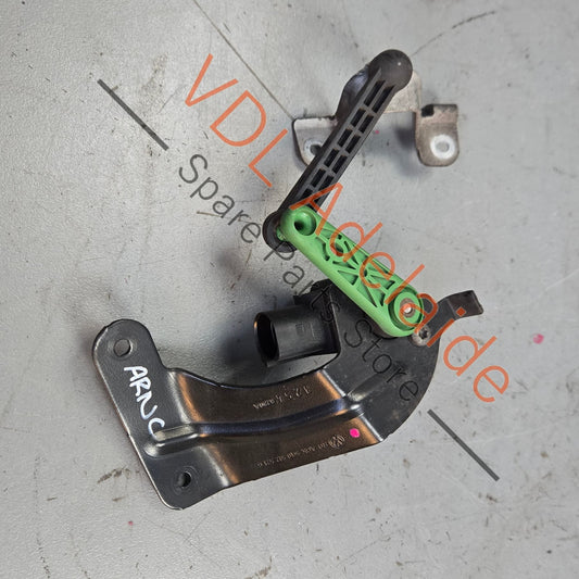 5Q0512521G    AVW Golf MK7 Rear Left Suspension Level Sensor 5Q0512521G