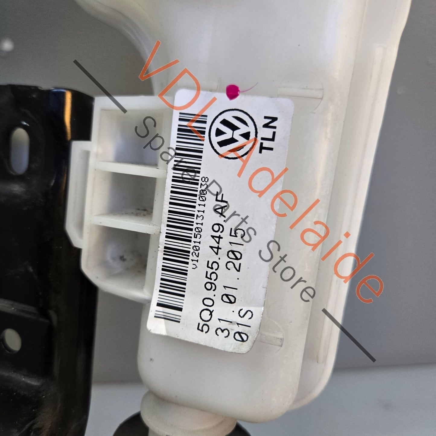 5G0955453AE 5Q0955449AF VW Golf R MK7 7.5 Windscreen Washer Bottle Tank & Mounting Bracket 5G0955453AE 5Q0955449AF