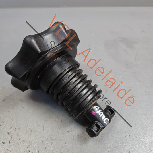 1T0803899    VW Spare Wheel Retaining Bolt & Nut 1T0803899 109mm