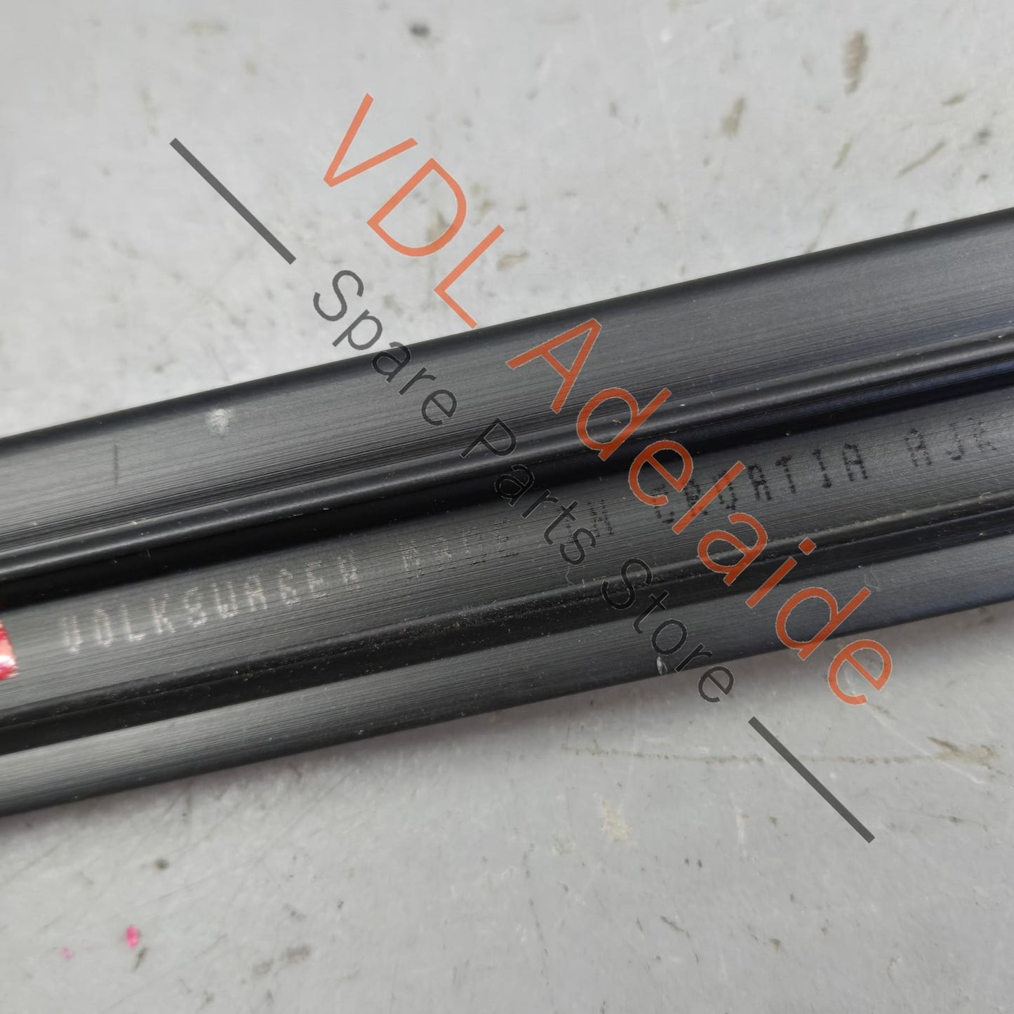 5G4837432K5AP VW Golf MK7 Front Right Door Frame Window Rubber 5G4837432K 5AP