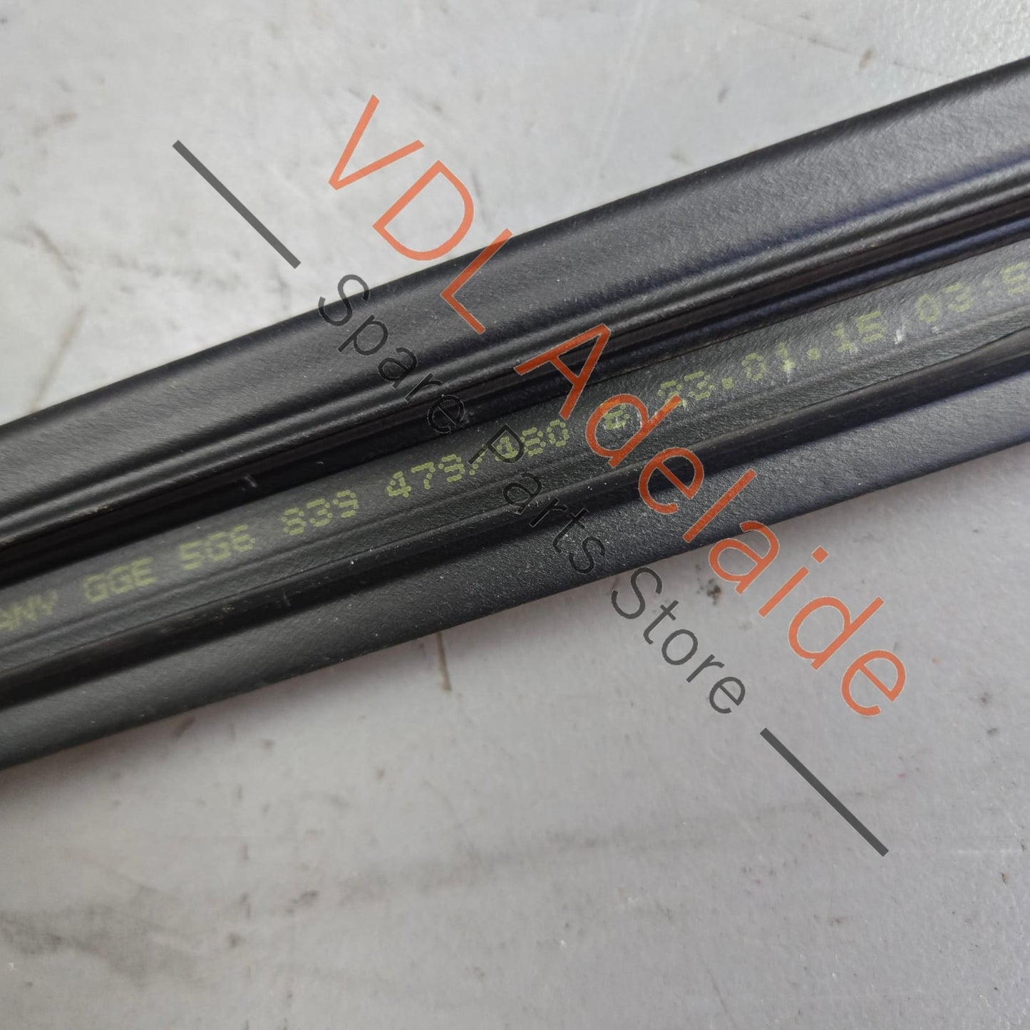 5G6839431J5AP VW Golf MK7 Rear Left Door Frame Window Rubber 5G4839431J 5AP