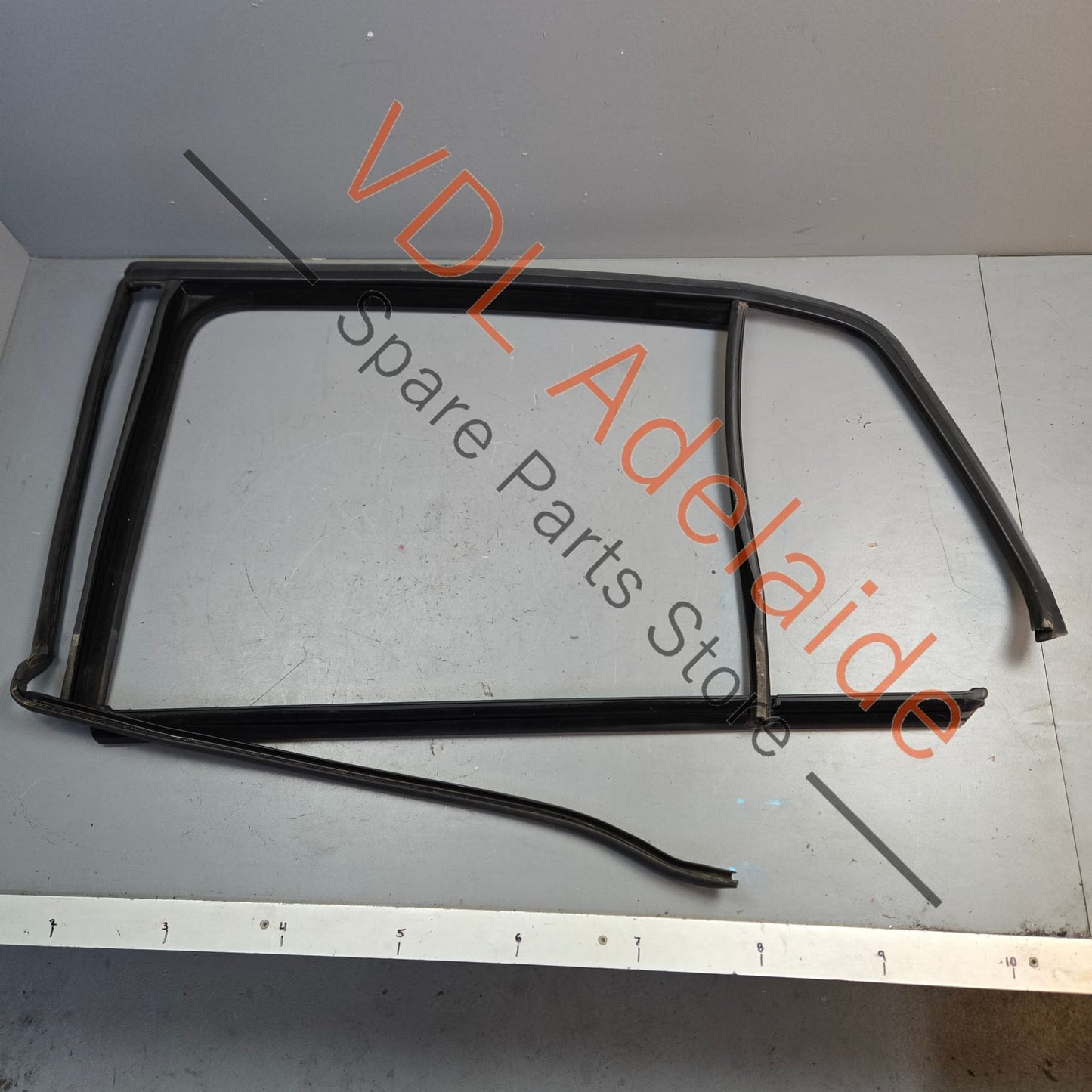 5G6839431J5AP VW Golf MK7 Rear Left Door Frame Window Rubber 5G4839431J 5AP