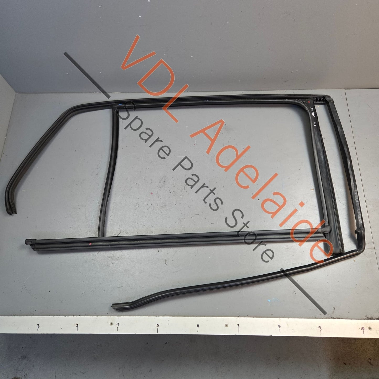 5G6839431J5AP VW Golf MK7 Rear Left Door Frame Window Rubber 5G4839431J 5AP