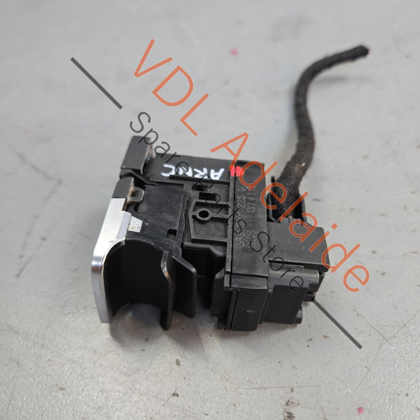 5G0927225D VW Golf MK7 7.5 EPB Park Brake Switch Centre Console with Wiring Tail 5G0927225D