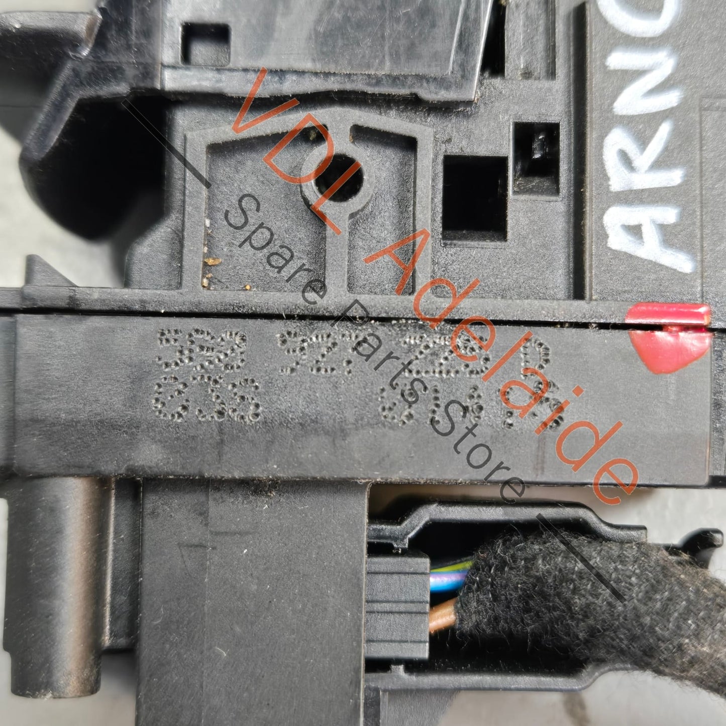 5G0927225D VW Golf MK7 7.5 EPB Park Brake Switch Centre Console with Wiring Tail 5G0927225D