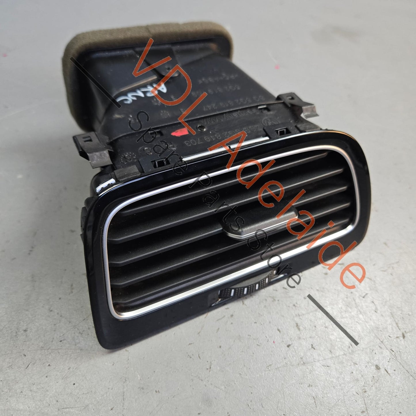 5G2819703R VW Golf MK7 7.5 Left Side Dash Air Vent AC 5G2819703R QYI Gloss Black