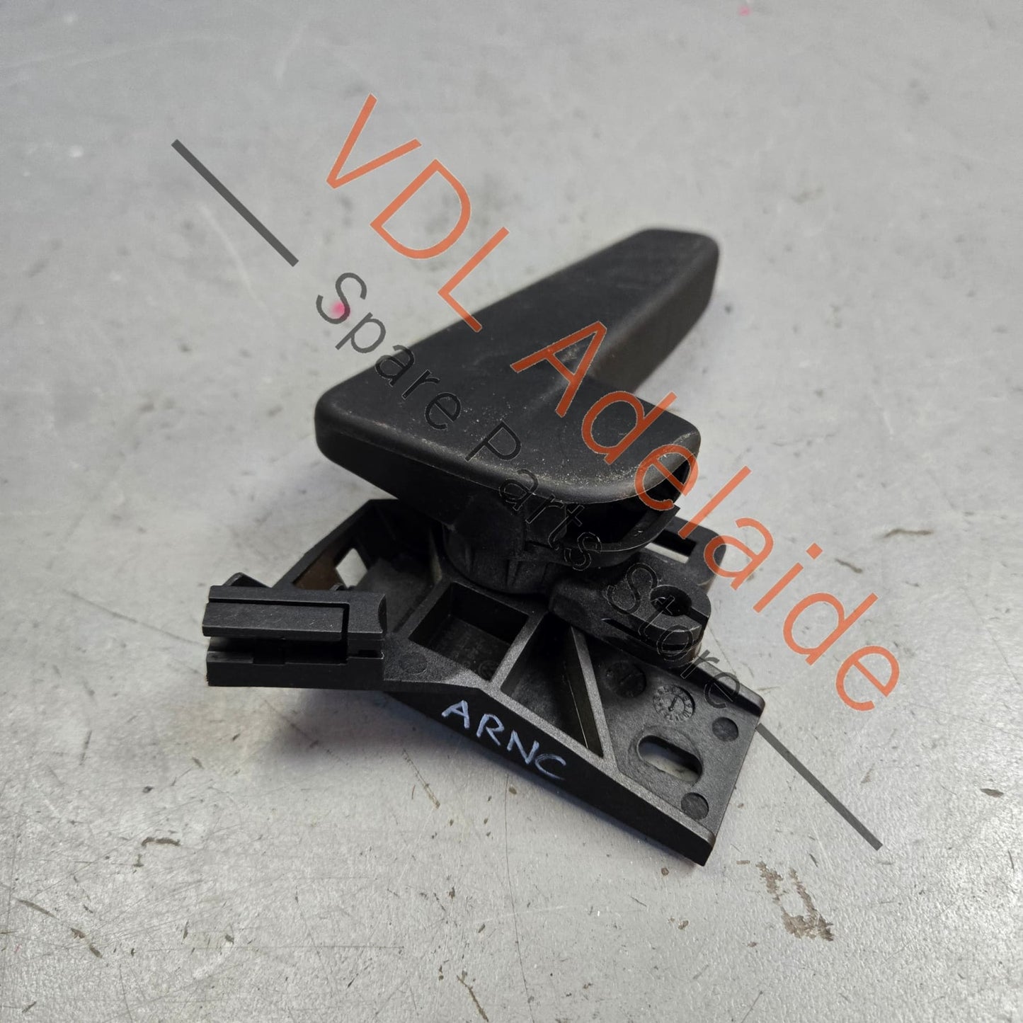 3C2823633A 3C2823533 VW Golf MK7 Bonnet Release Handle Pull Grip 3C2823533 3C2823633A