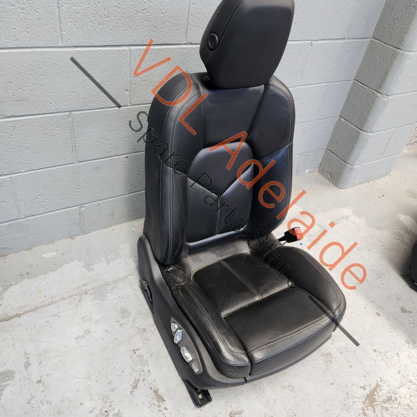 9A7959748B Porsche Cayenne 958 Front Right Seat Complete Black Leather w Heating 95861876004 9A7959748B