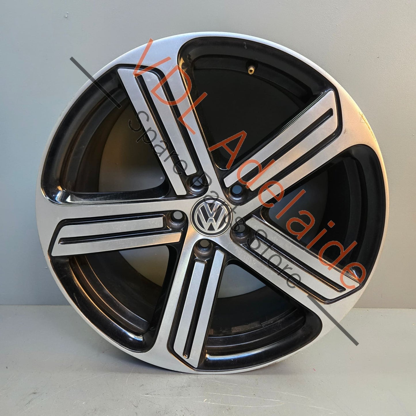 Genuine VW Golf R MK7 5 Spoke CADIZ 19 x 8 ET50 Alloy Wheel Rim #04
