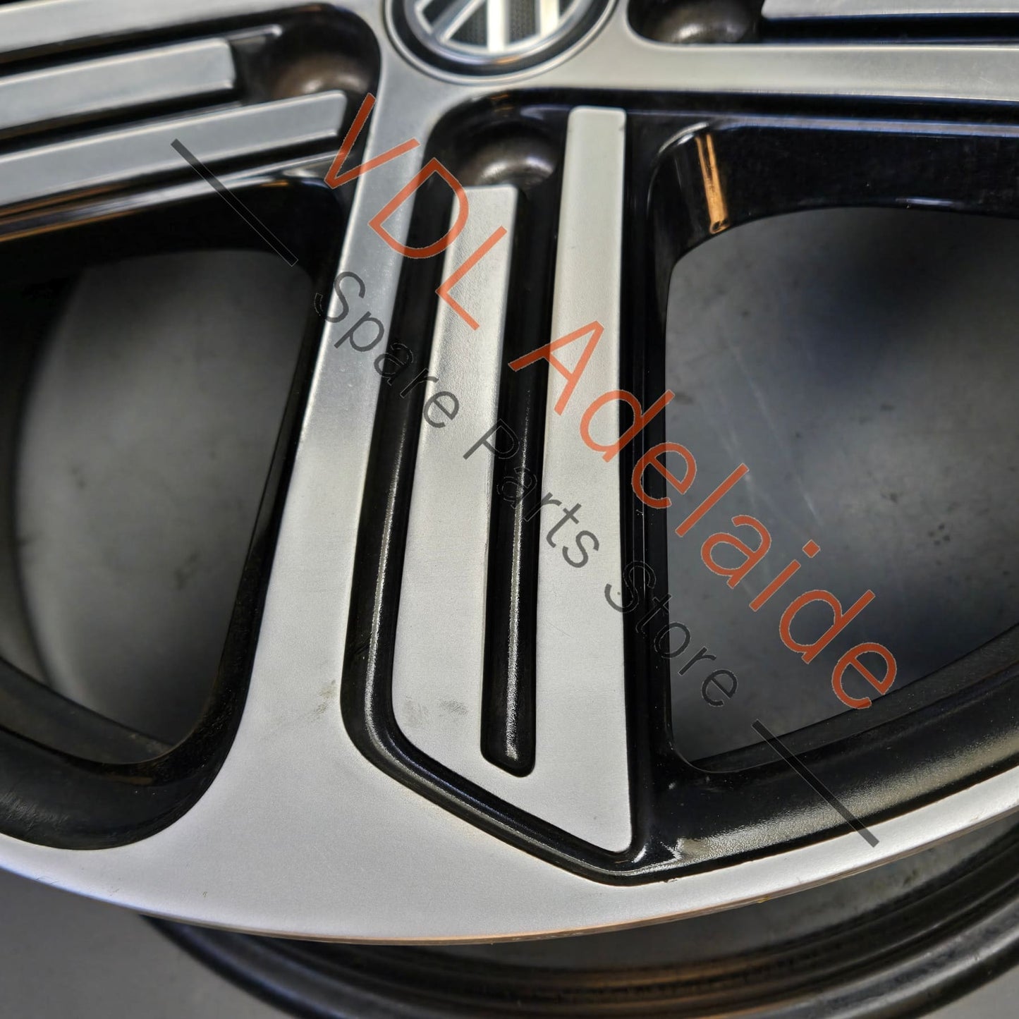 Genuine VW Golf R MK7 5 Spoke CADIZ 19 x 8 ET50 Alloy Wheel Rim #04