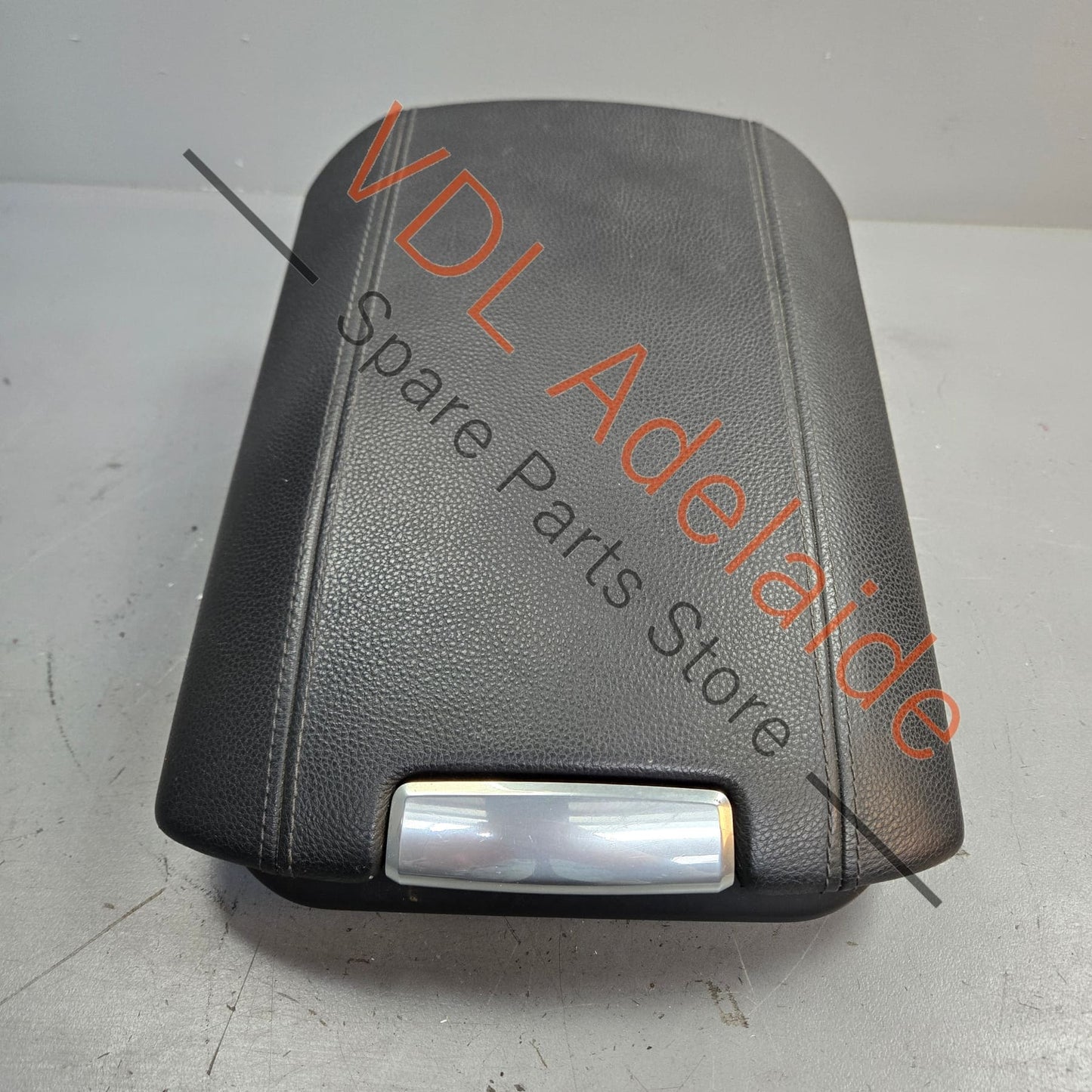 958 553 207 40 21U Porsche Cayenne 958 Black Leather Armrest Arm Rest Console lid 95855320700 21U
