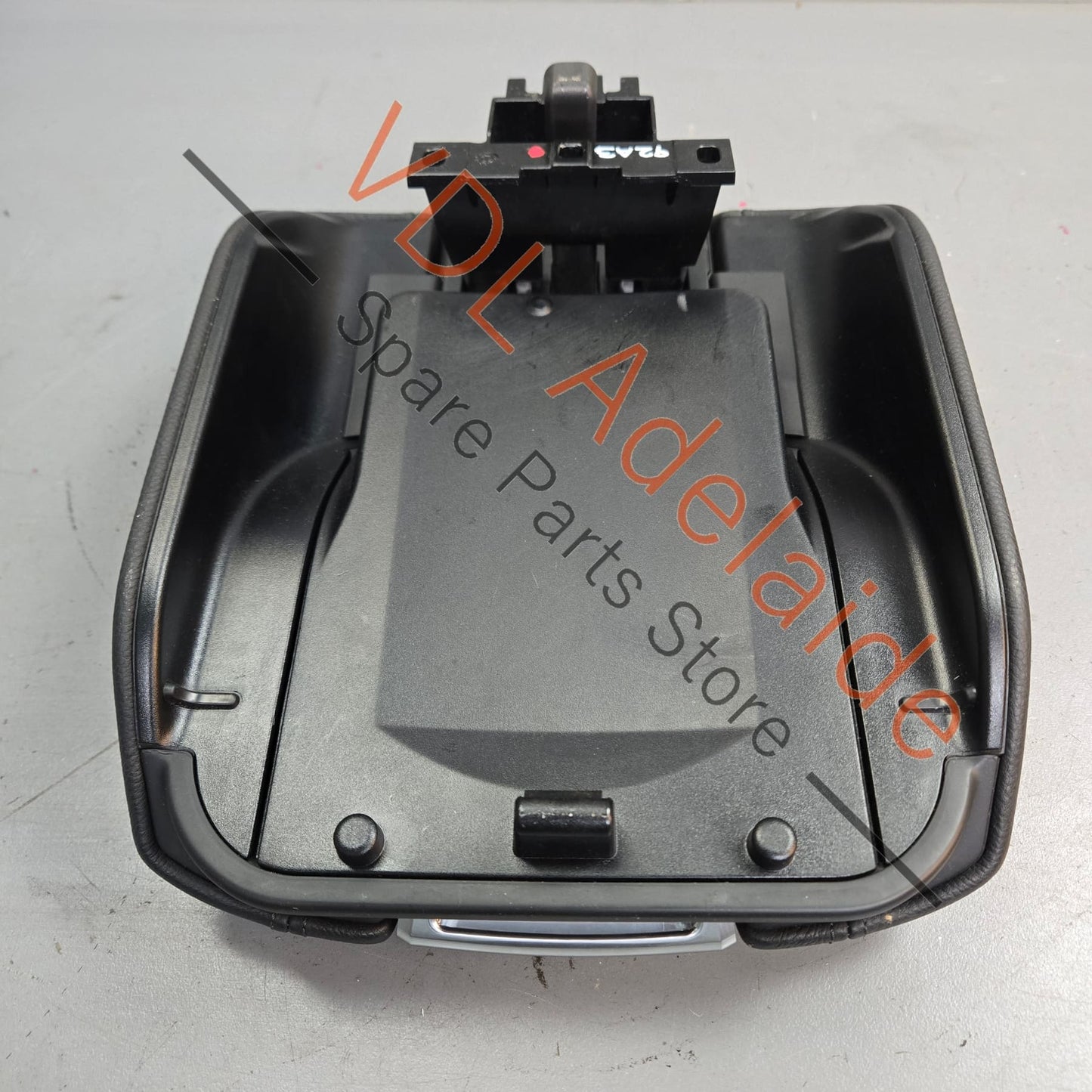 958 553 207 40 21U Porsche Cayenne 958 Black Leather Armrest Arm Rest Console lid 95855320700 21U