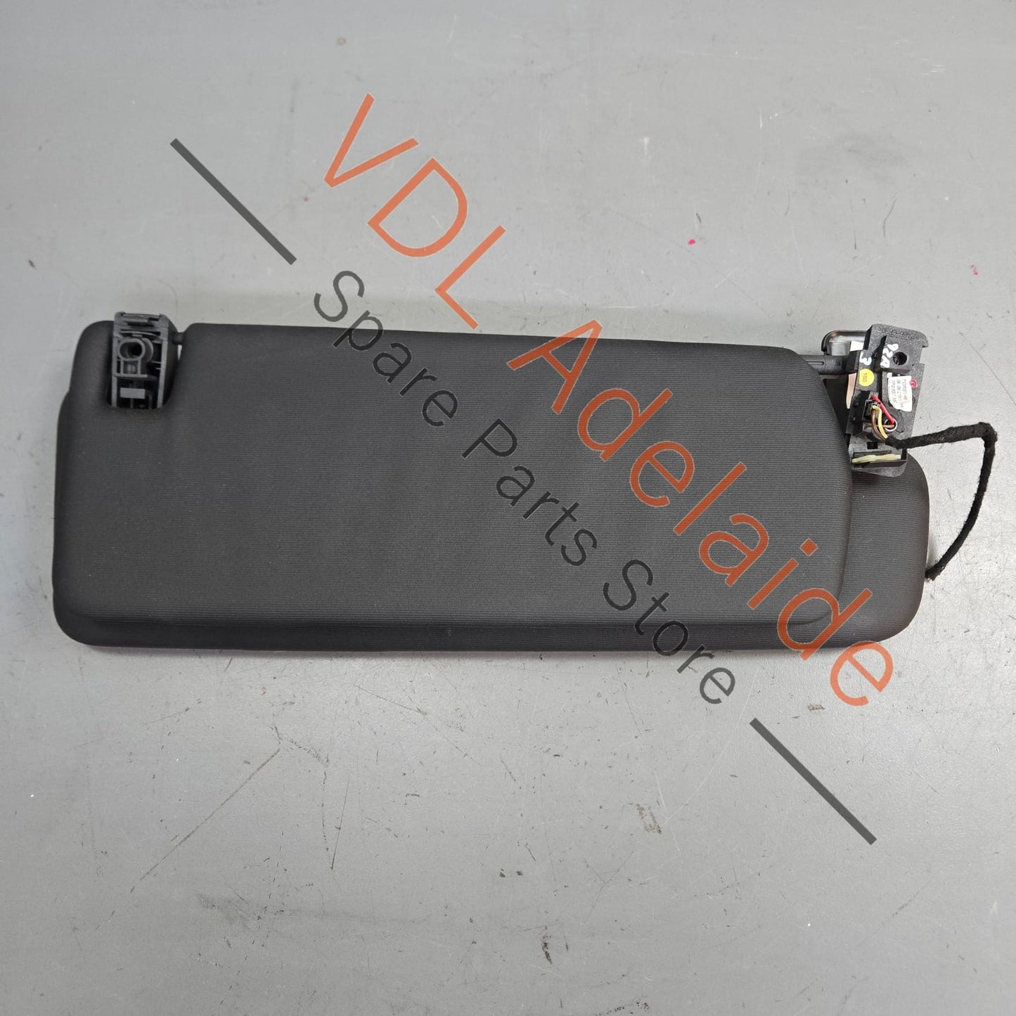 7P0857552 Porsche Cayenne 958 Right Side Sun Visor 95873155207 AY1 7P0857552