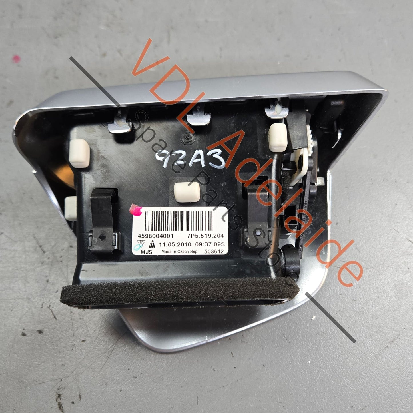 Porsche Cayenne Rear Right Side Dashboard Air Vent 7P5819204