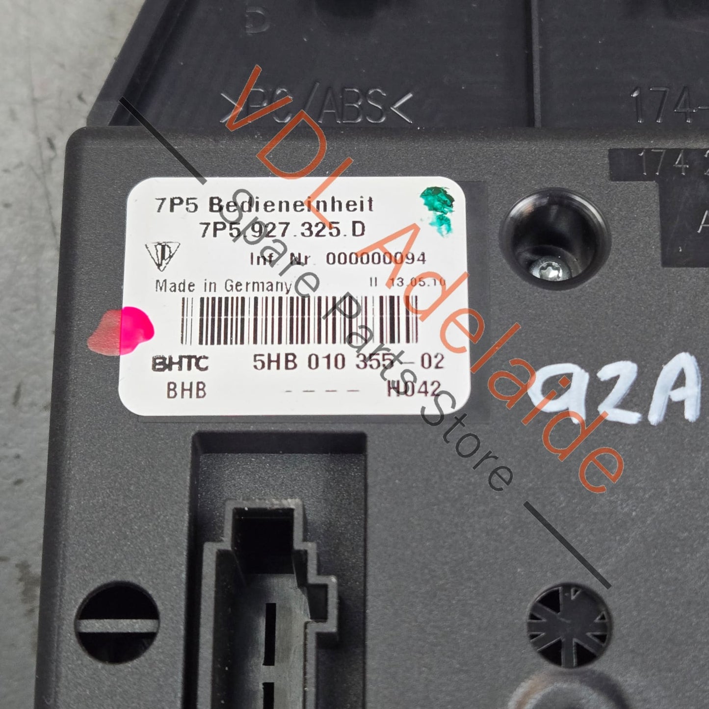 958 613 303 01 Porsche Cayenne 958 Centre Console Control Panel Switch 95861330301 7P5927325D